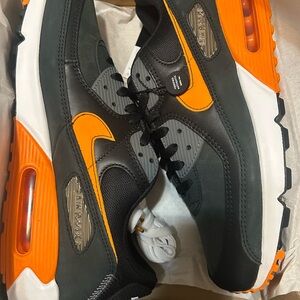Nike x Yomiuri Giants Air Max 90 'Tokyo Giants